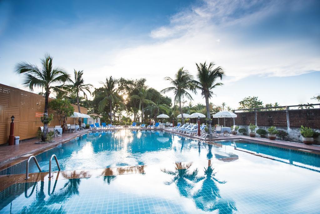Twin Palms Resort Pattaya, Sha Extra Plus Certified Exterior photo