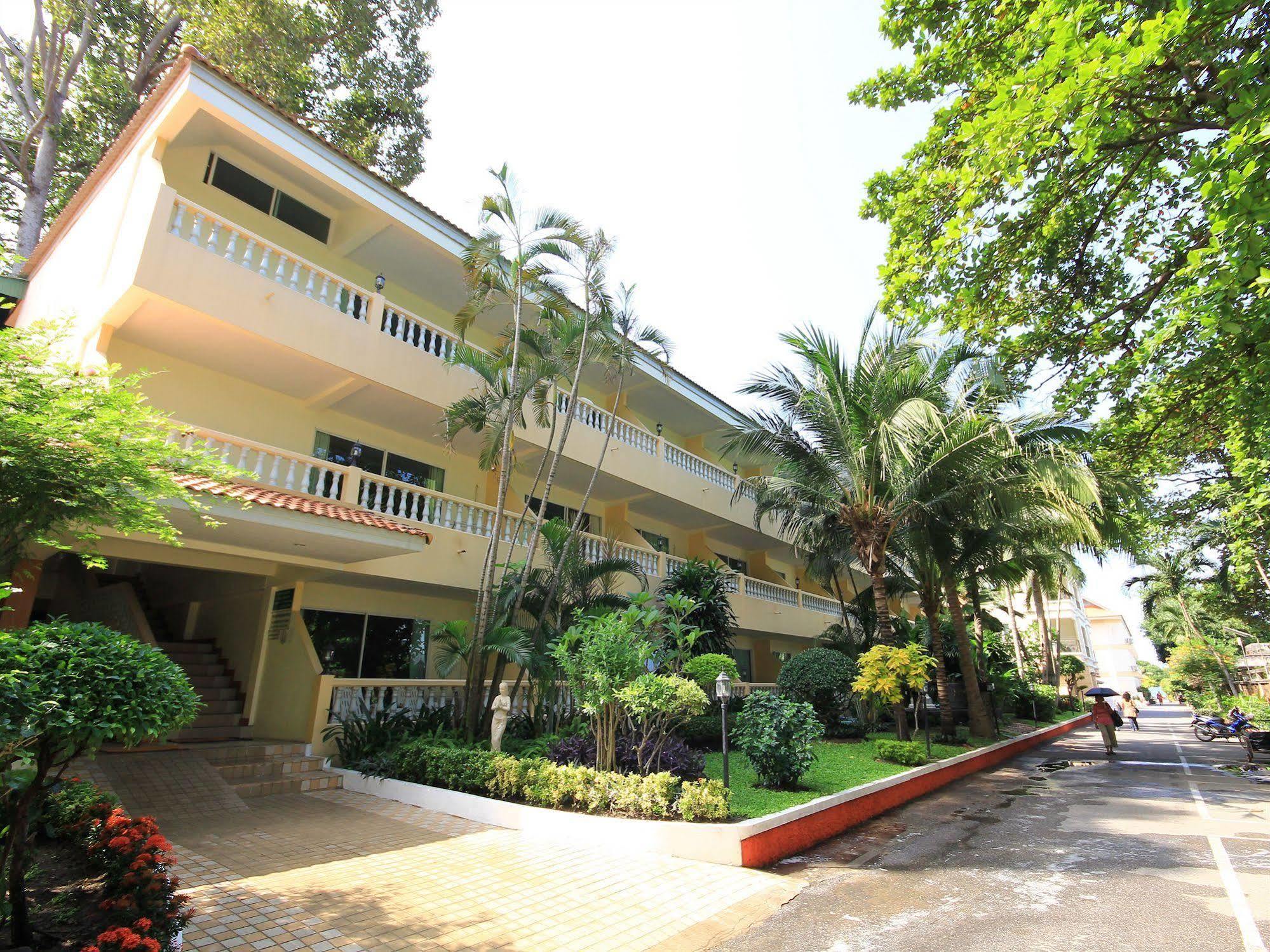 Twin Palms Resort Pattaya, Sha Extra Plus Certified Exterior photo